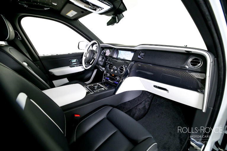 New-2024-Rolls-Royce-Black-Badge-Cullinan