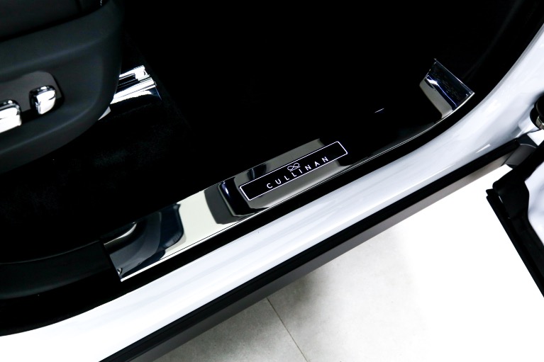 New-2024-Rolls-Royce-Black-Badge-Cullinan