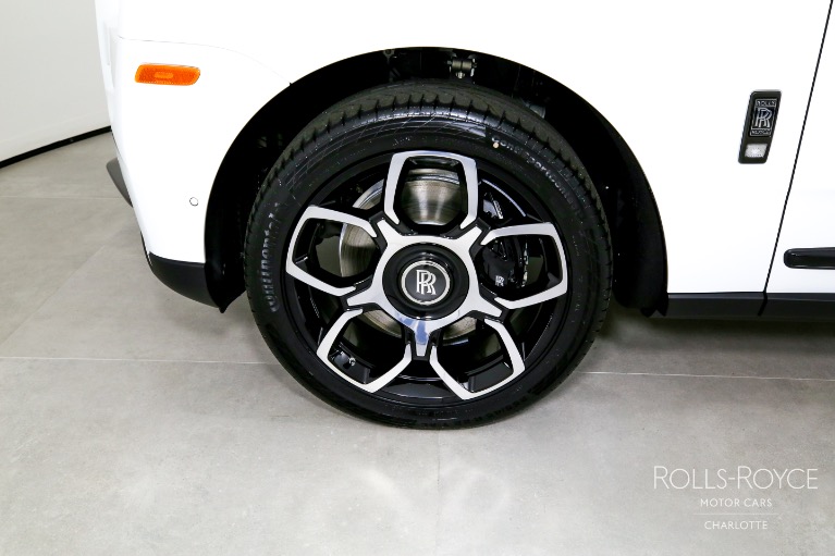 New-2024-Rolls-Royce-Black-Badge-Cullinan