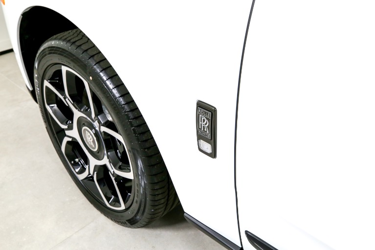 New-2024-Rolls-Royce-Black-Badge-Cullinan