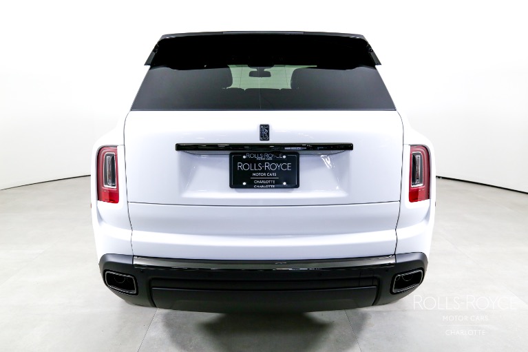 New-2024-Rolls-Royce-Black-Badge-Cullinan