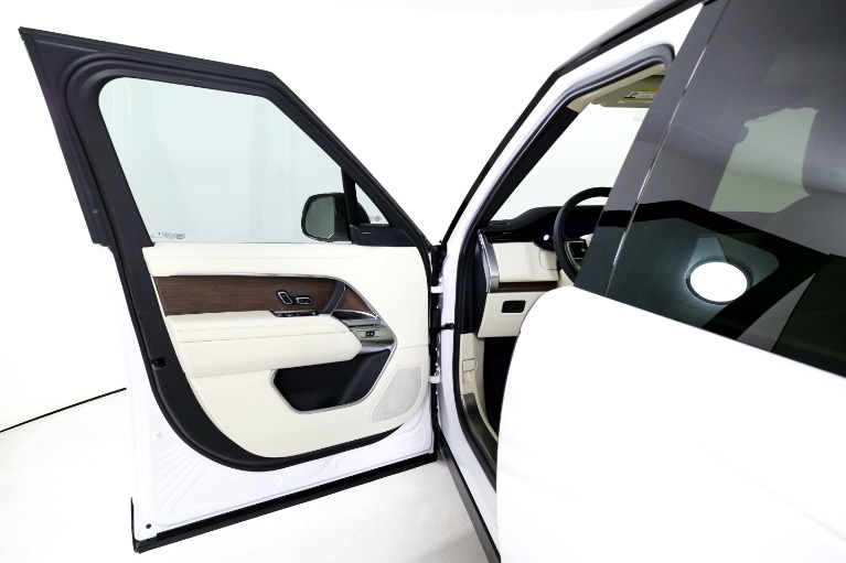 Used-2023-Land-Rover-Range-Rover-P400-SE-LWB