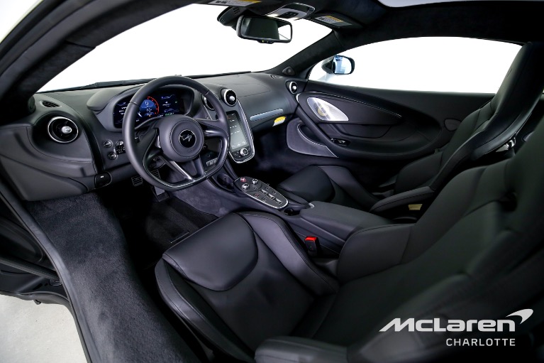 New-2023-McLaren-GT