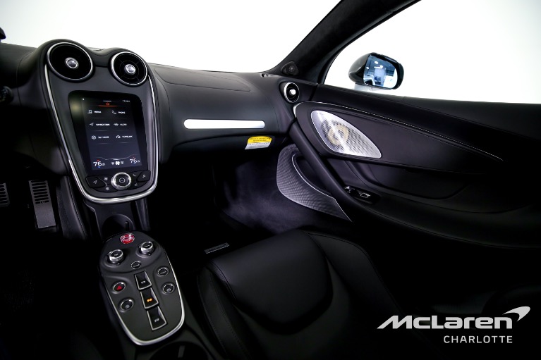 New-2023-McLaren-GT