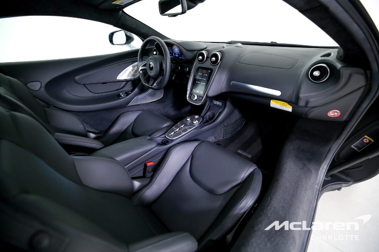 New-2023-McLaren-GT