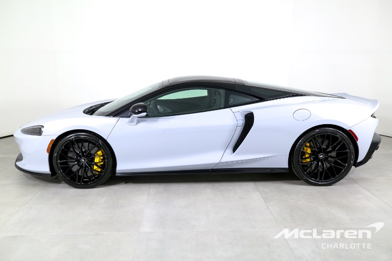 New-2023-McLaren-GT