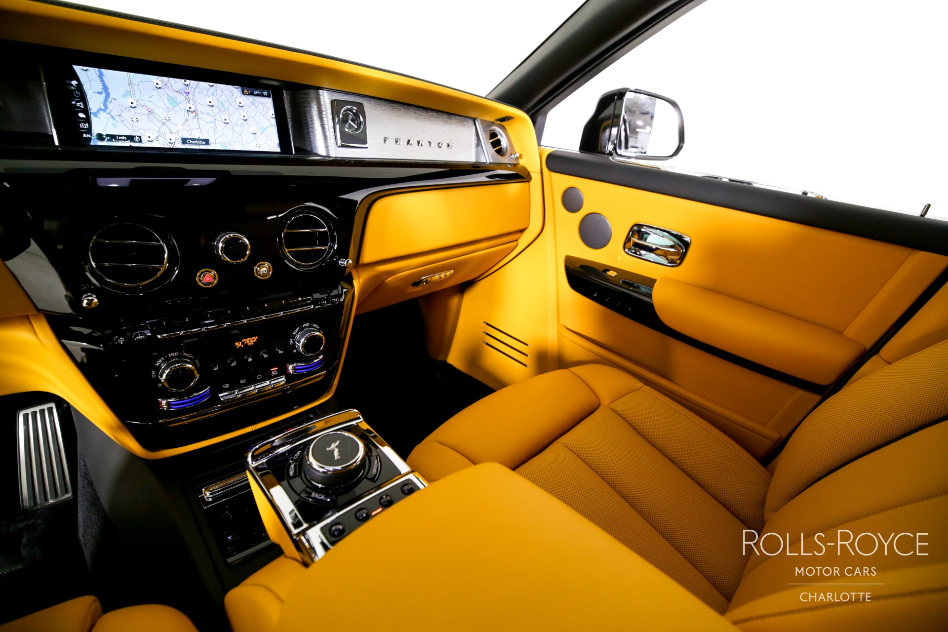 New 2024 RollsRoyce Phantom EWB For Sale (619,775) McLaren