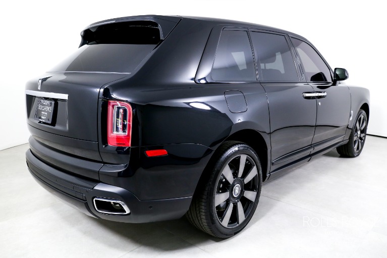 Used-2023-Rolls-Royce-Cullinan