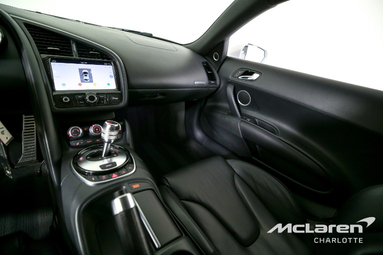 Used-2014-Audi-R8-52-quattro