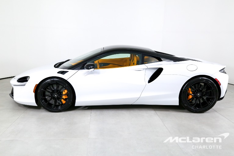New-2023-McLaren-Artura