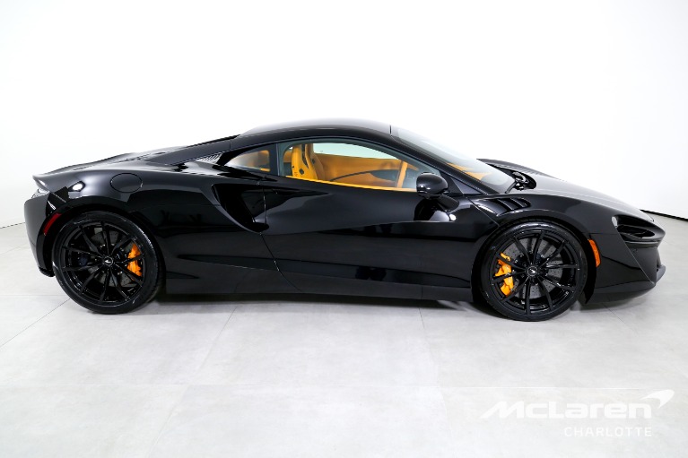 New-2023-McLaren-Artura
