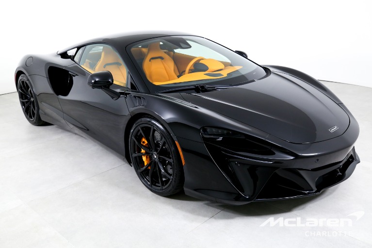 New-2023-McLaren-Artura