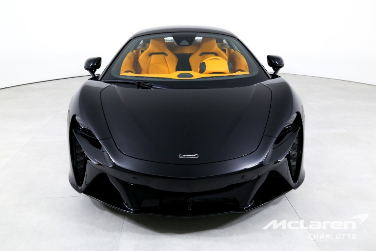 New-2023-McLaren-Artura