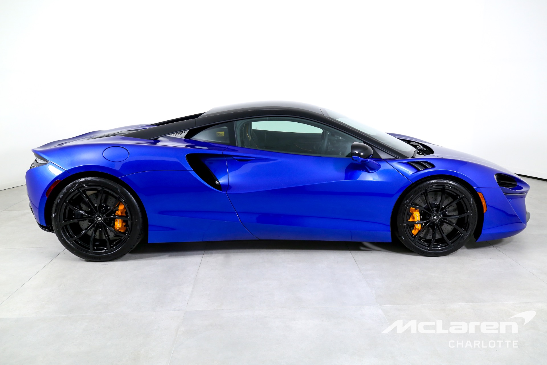 New 2023 McLaren Artura | Charlotte, NC