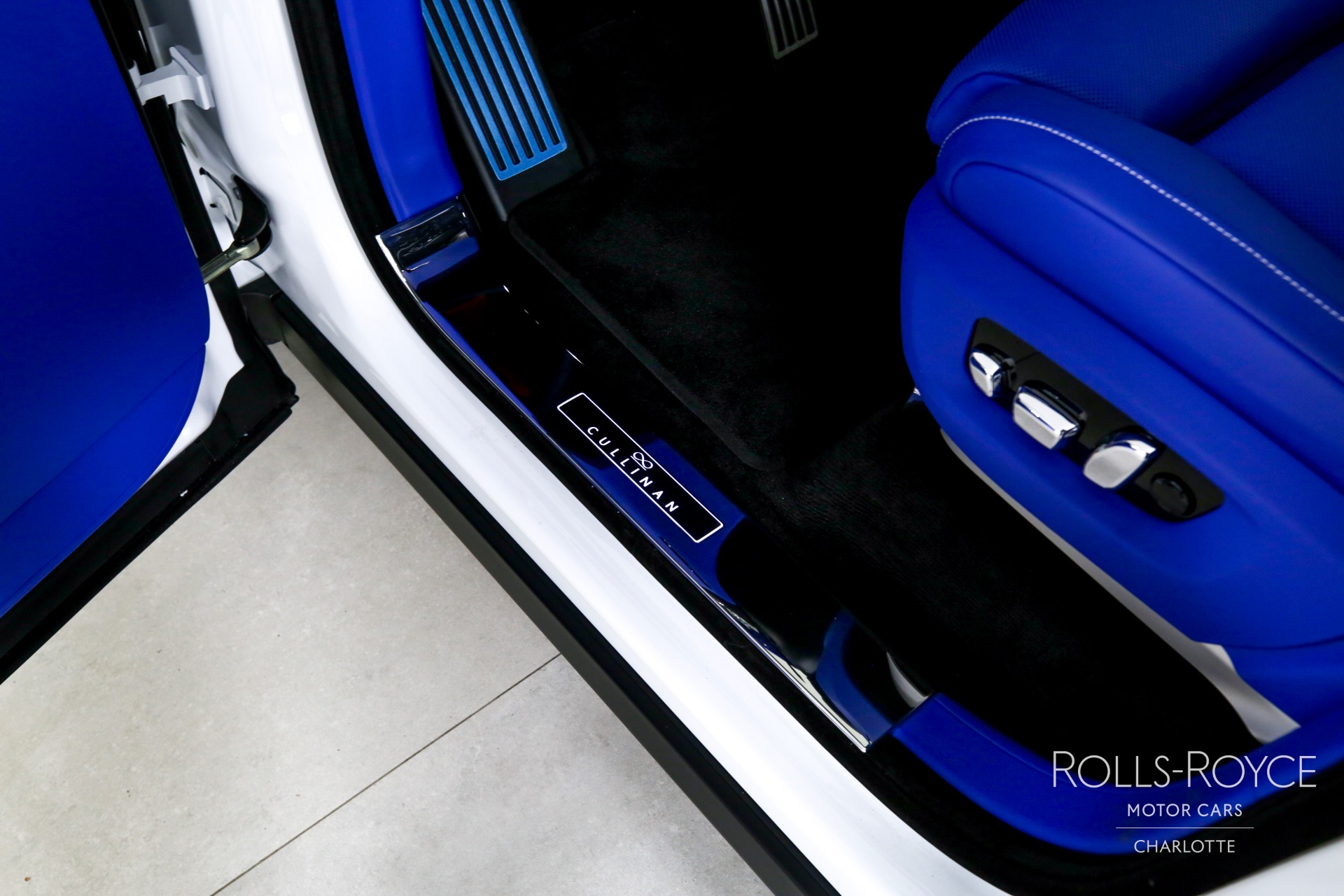 New 2024 Rolls-Royce Black Badge Cullinan | Charlotte, NC