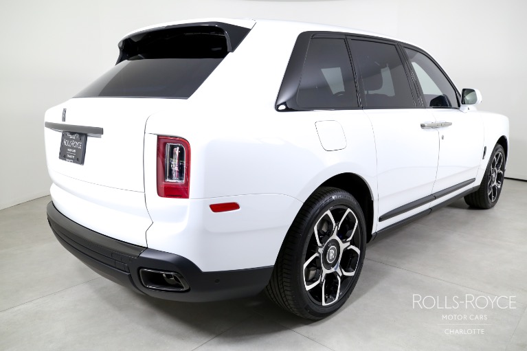 New-2024-Rolls-Royce-Black-Badge-Cullinan