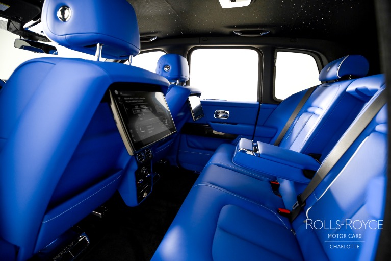 New-2024-Rolls-Royce-Black-Badge-Cullinan