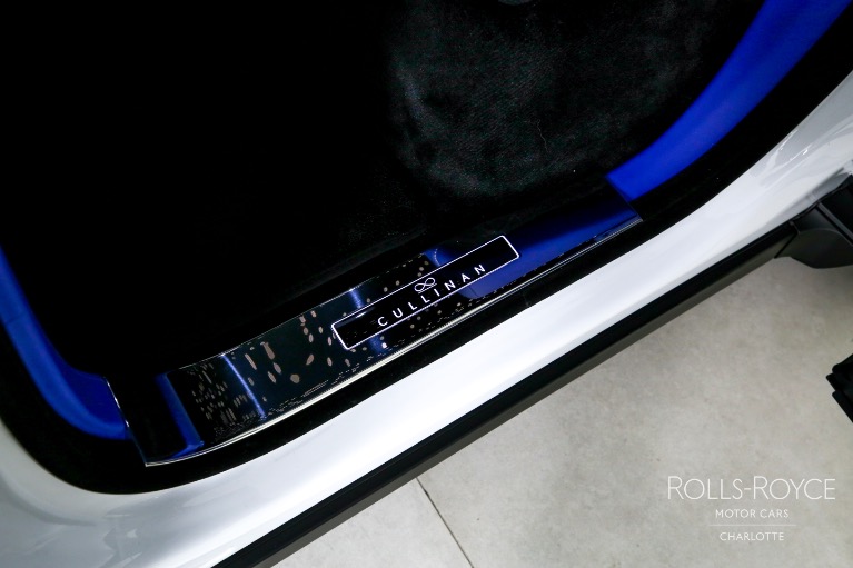 New-2024-Rolls-Royce-Black-Badge-Cullinan