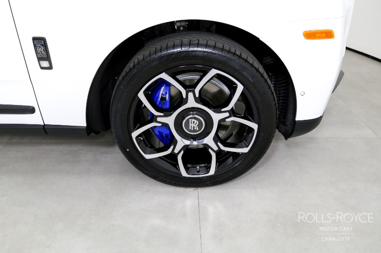 New-2024-Rolls-Royce-Black-Badge-Cullinan