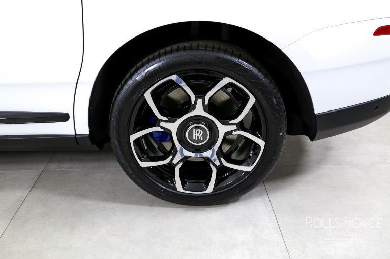 New-2024-Rolls-Royce-Black-Badge-Cullinan