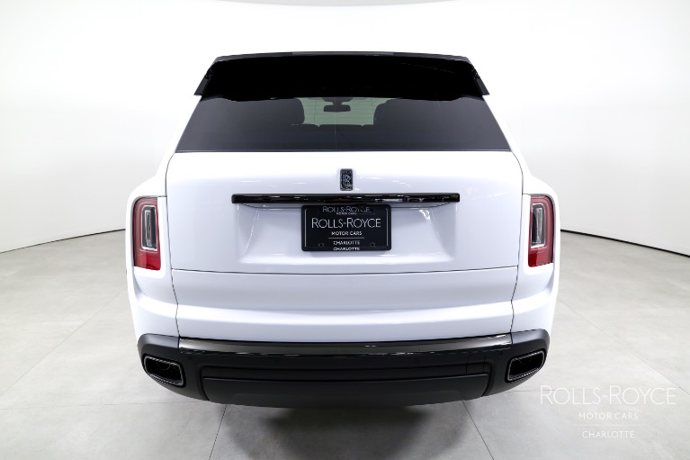 New-2024-Rolls-Royce-Black-Badge-Cullinan