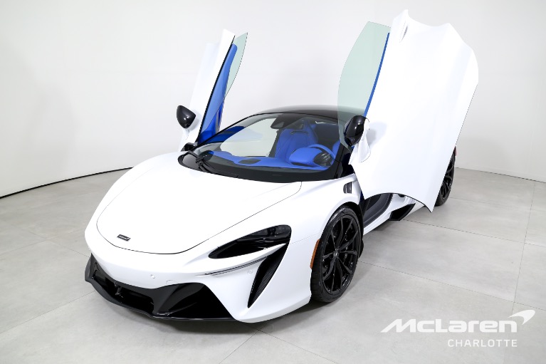 New-2023-McLaren-Artura