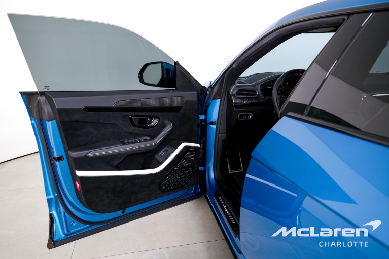 Used-2023-Lamborghini-Urus-Performante