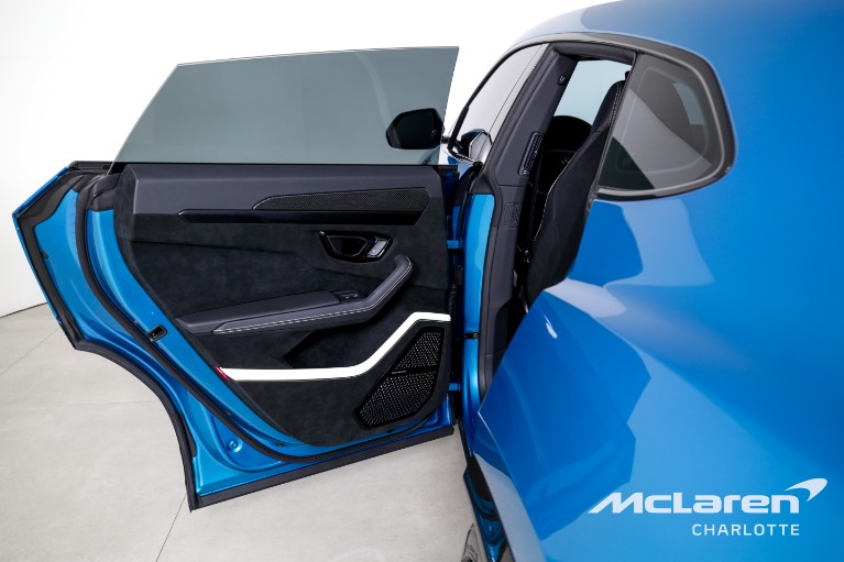 Used-2023-Lamborghini-Urus-Performante
