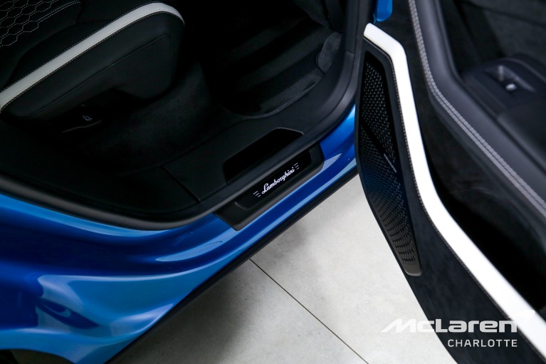 Used-2023-Lamborghini-Urus-Performante