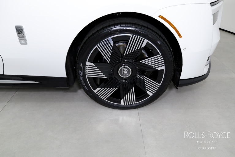 Used-2024-Rolls-Royce-Spectre