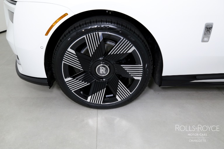 Used-2024-Rolls-Royce-Spectre