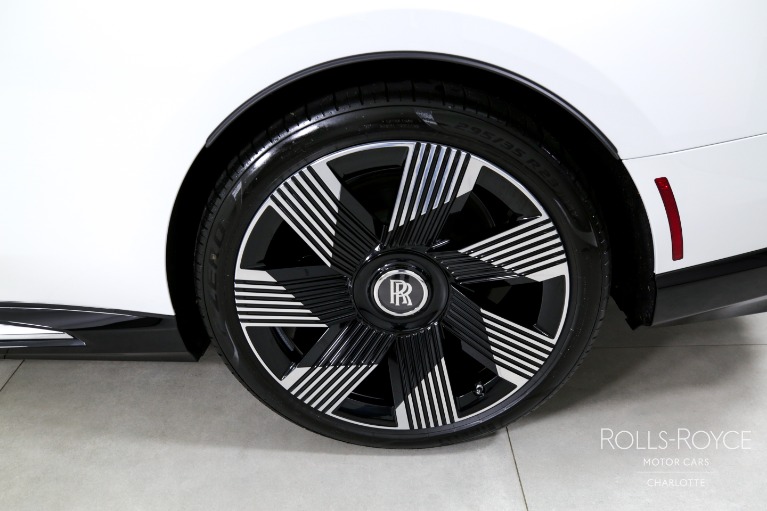 Used-2024-Rolls-Royce-Spectre