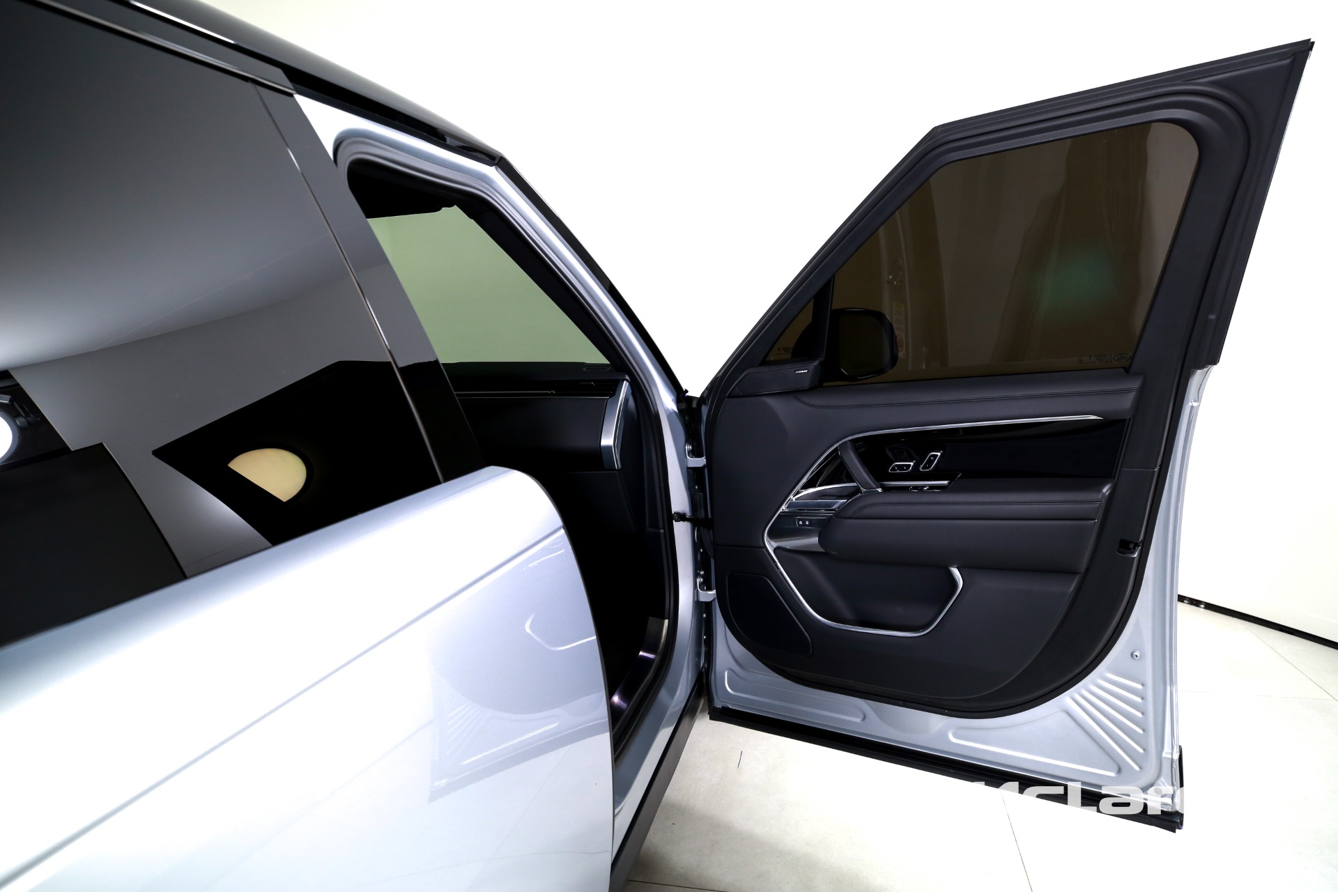 Used 2024 Land Rover Range Rover P530 SE LWB | Charlotte, NC