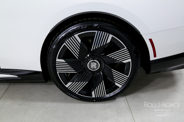 Used-2024-Rolls-Royce-Spectre