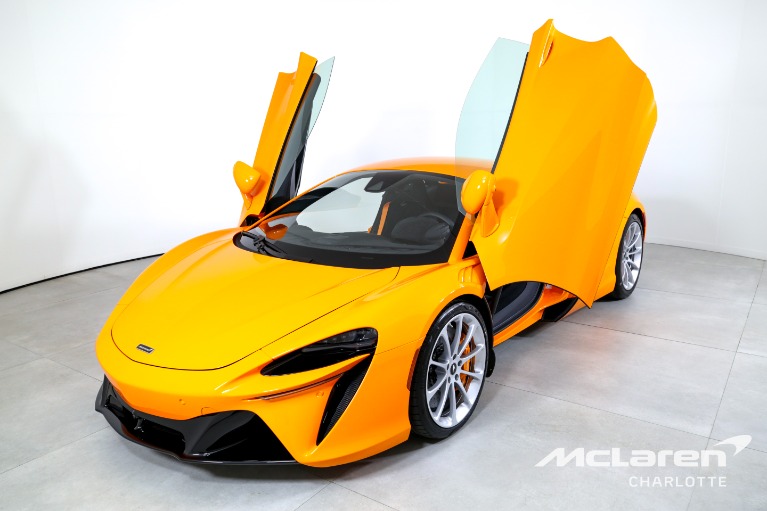 New-2024-McLaren-Artura-TechLux