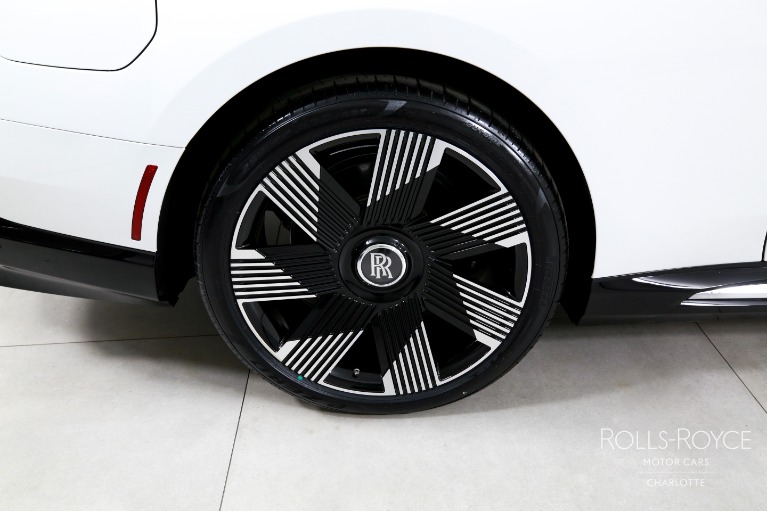 Used-2024-Rolls-Royce-Spectre