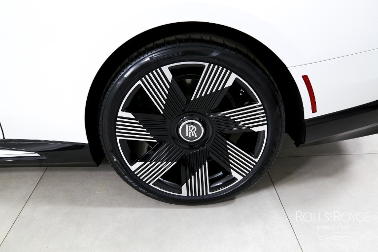 Used-2024-Rolls-Royce-Spectre