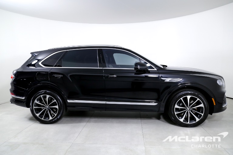 Used-2022-Bentley-Bentayga-V8