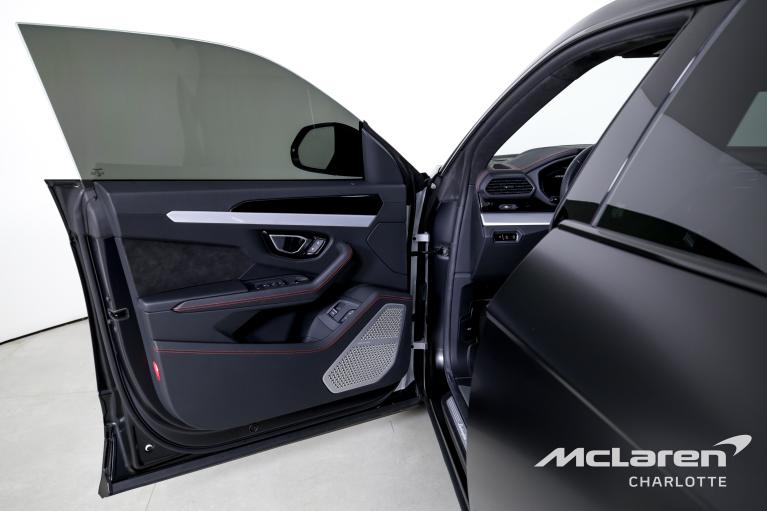 Used-2022-Lamborghini-Urus