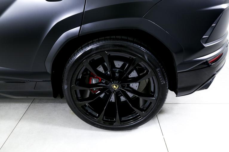 Used-2022-Lamborghini-Urus