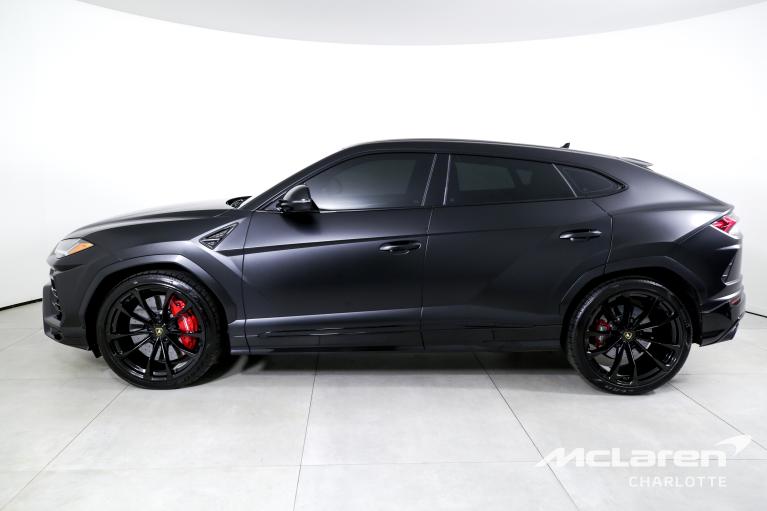 Used-2022-Lamborghini-Urus