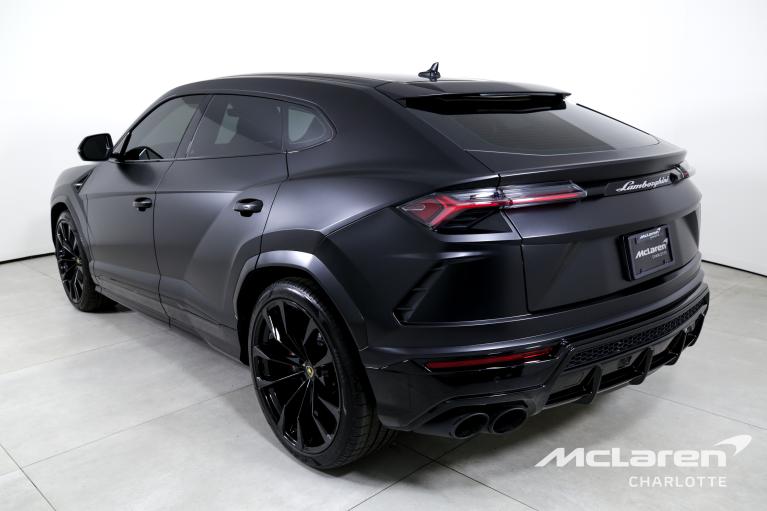 Used-2022-Lamborghini-Urus