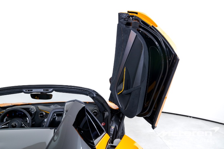 Used-2024-McLaren-750S-Spider