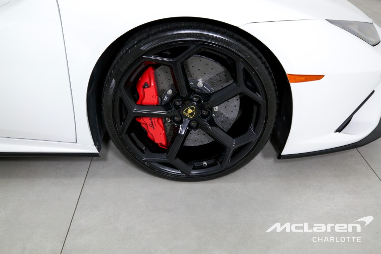 Used-2020-Lamborghini-Huracan-EVO-Spyder