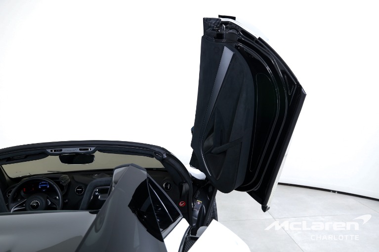 Used-2024-McLaren-750S-Spider