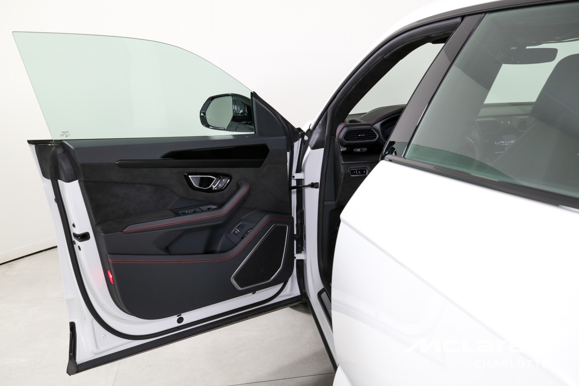 Used 2023 LAMBORGHINI URUS S PEARL CAPSULE | Charlotte, NC