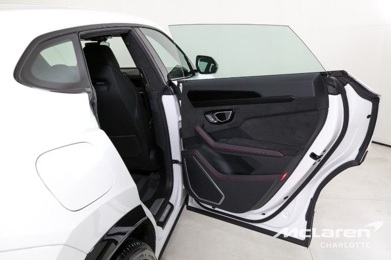 Used-2023-LAMBORGHINI-URUS-S-PEARL-CAPSULE