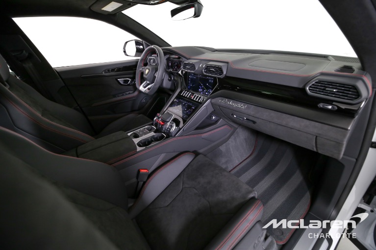 Used-2023-LAMBORGHINI-URUS-S-PEARL-CAPSULE