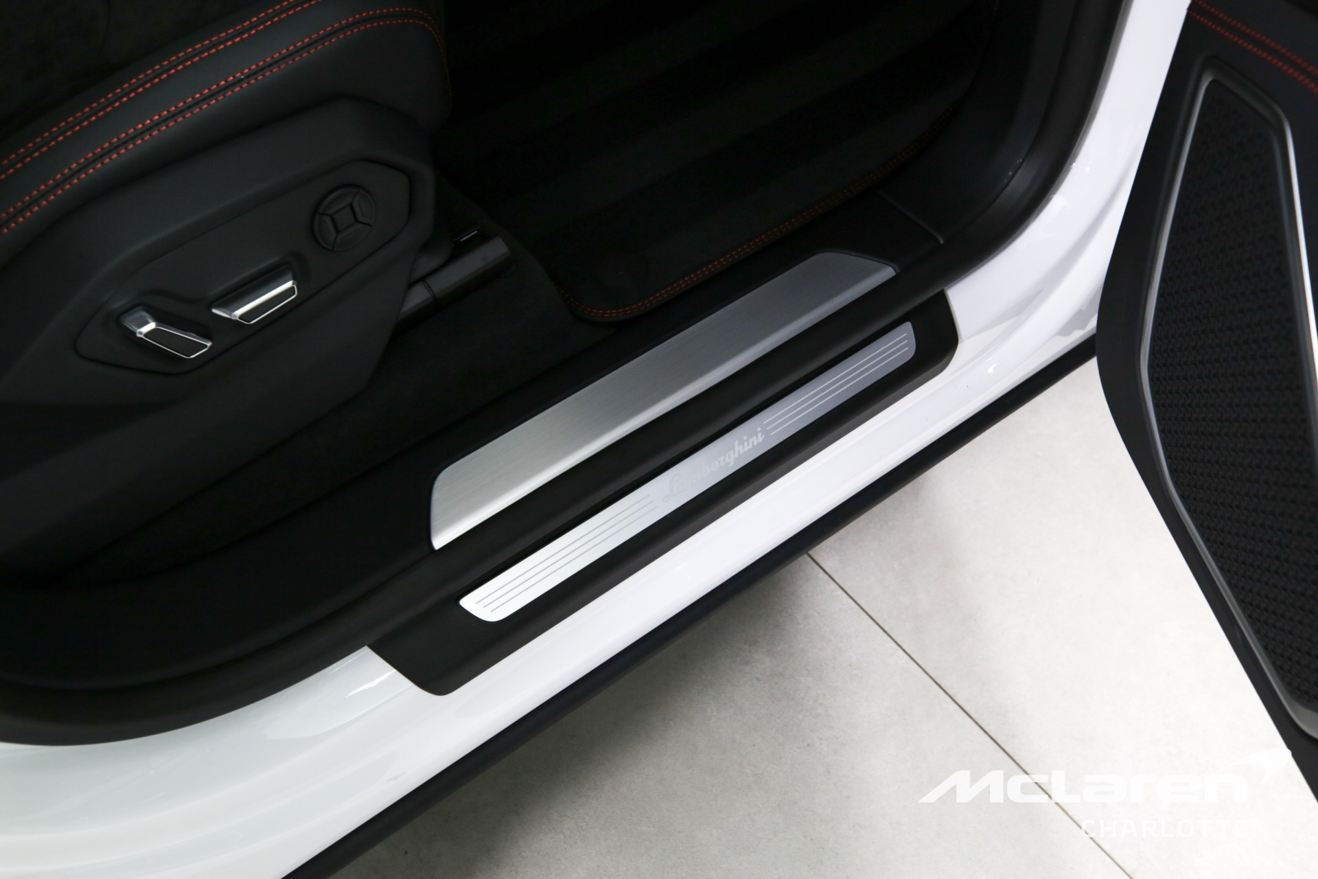 Used 2023 LAMBORGHINI URUS S PEARL CAPSULE | Charlotte, NC