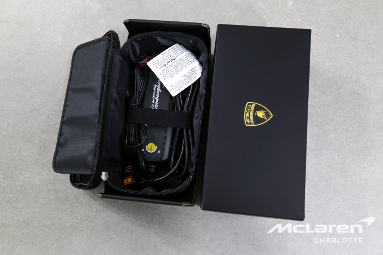 Used-2023-LAMBORGHINI-URUS-S-PEARL-CAPSULE